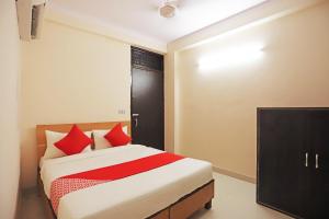 Hotel O Lal Residency