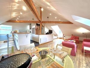 Appartements Duplex 70m² 8 pers. a Briancon, proche telecabine, 2 chambres, coin nuit, parking prive - FR-1-330C-1 : photos des chambres