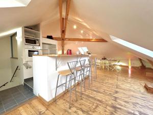 Appartements Duplex 70m² 8 pers. a Briancon, proche telecabine, 2 chambres, coin nuit, parking prive - FR-1-330C-1 : photos des chambres