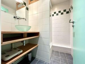 Appartements Duplex 70m² 8 pers. a Briancon, proche telecabine, 2 chambres, coin nuit, parking prive - FR-1-330C-1 : photos des chambres