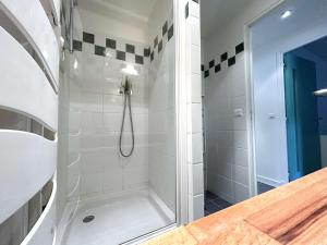 Appartements Duplex 70m² 8 pers. a Briancon, proche telecabine, 2 chambres, coin nuit, parking prive - FR-1-330C-1 : photos des chambres