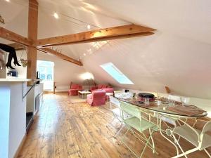 Appartements Duplex 70m² 8 pers. a Briancon, proche telecabine, 2 chambres, coin nuit, parking prive - FR-1-330C-1 : photos des chambres