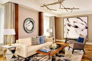 Carlton Club Suite room in The Ritz-Carlton Berlin