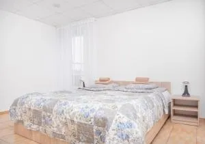 KAUNO JACHTKLUBAS Baltosios Burės - Viršužiglis