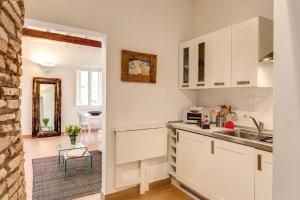 NEW Navona Bright Apartment