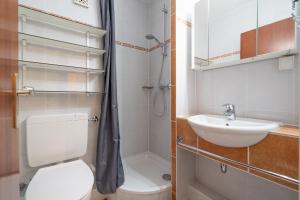 Das Solaris 2 Beach Apartment mit Balkon, Gemeinschaftssauna und Grillplatz