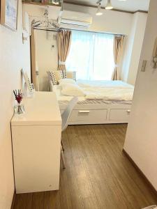 25Yamanote JR line Takadanobaba sat 5mit Netflix watch!Up to 3 people!