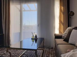 H&O Boulevard Breeze APARTMENT!