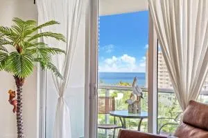 Cozy Ocean Views Condo with Pool & Tennis Court - Sunny Isles Beach