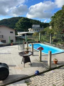 Casa 4 quartos com piscina, até 9 pessoas, em Santo Antônio de Lisboa - Floripa