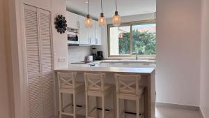 JARDIN TERRASSE EDEN SAINT TROPEZ - Parking Pool AC 4P