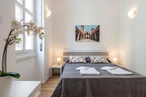 Aristotele Building - B Home