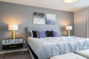 Fabulous 5BR Townhome Pet Friendly - Private Pool - Windsor Island