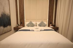 VIP Experience Dubai Nad Al Sheba at Prime Views- Opposite Al Meydan Hotel- Modern Luxury Apartment