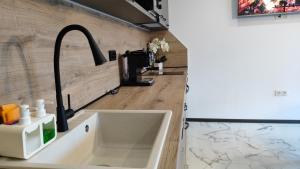 Белослава модерна къща за гости