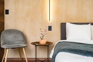 Cibeles apartments by VH