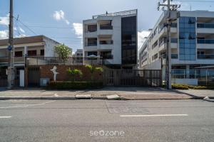 Apto em cond quadra mar e c piscina HSS0007