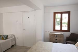 Beachside Villa Causton with private pool