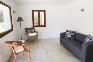 Beachside Villa Causton with private pool