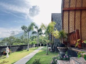 Pondok Bulan Lake View