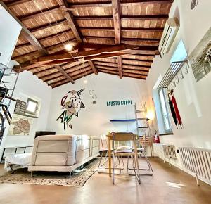 Bright House with terrace in Santa Croce