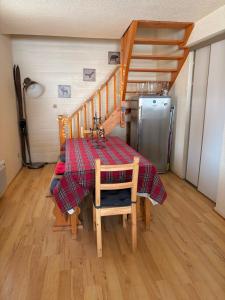 Ax 3 Domaines Plateau de Bonascre Charmant duplex face aux pistes avec terrasse