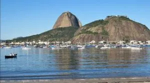 Acomodação apenas para MULHERES na Enseada de Botafogo a 5 minutos do Metrô - Botafogo