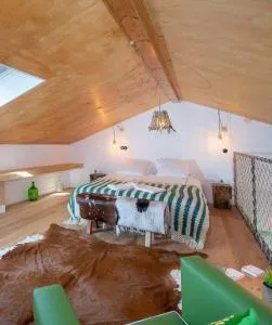 Ribeira d'ilhas Shelter - Sobreiro