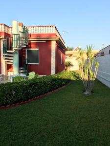 Red house near the sandy beach, parking & wi-fi