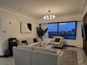 Elegant classy apartment with swimming pool ,fully equipped gym ,child play area and close proximity to shopping malls and great breathtaking views