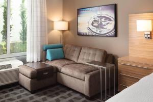 King Studio with Sofa Bed room in TownePlace Suites by Marriott San Diego Downtown