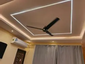 SVNR Suites - 维沙卡帕特南