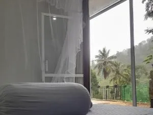 Ella Thenulya - Halpe