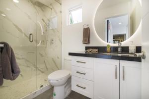 Modern Stadium Bungalow