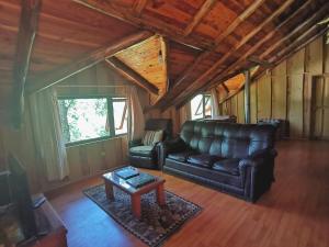 Cabaña en Parcela con Tinaja