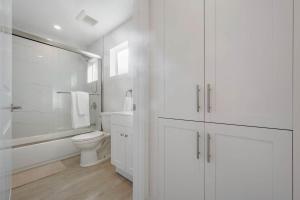 Prestige Studio Haven at Burbank