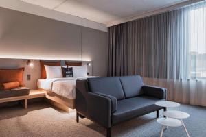 Family Room room in Moxy Frankfurt City Center