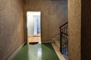 Modern Grey Flat in Verona