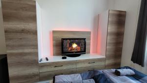 Arena flat, free street parking