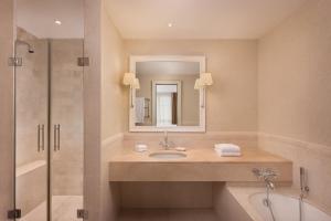 Executive King Room