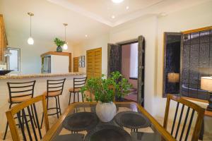 Pueblo Beach - Half a block from the beach