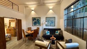 Newly Renovated 1 Bedroom, Sleeps 4, Unit A