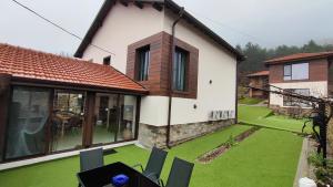 Вивиан - модерна вила за гости