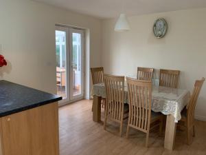Oxford four-Bedrooms detached house with driveway parking