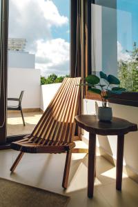 Beachside Bliss Modern 3Story Villa with Deck and Grill