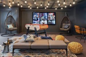 Hotels Moxy Lyon Airport : photos des chambres