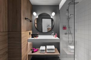 Hotels Moxy Lyon Airport : photos des chambres
