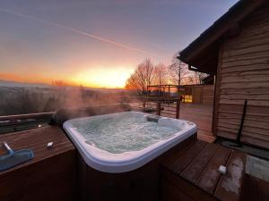 Dom "Modrzewiowka" z basenem, sauna, jacuzzi