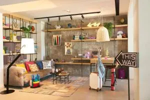 Moxy Patra Marina - 普萨索皮尔戈斯