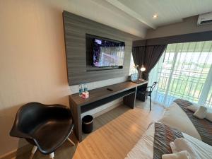 Cha-am , Pool view ,Twin bed room , near cha-am beach south